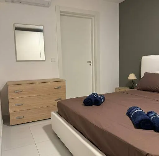 Amadeo Suites